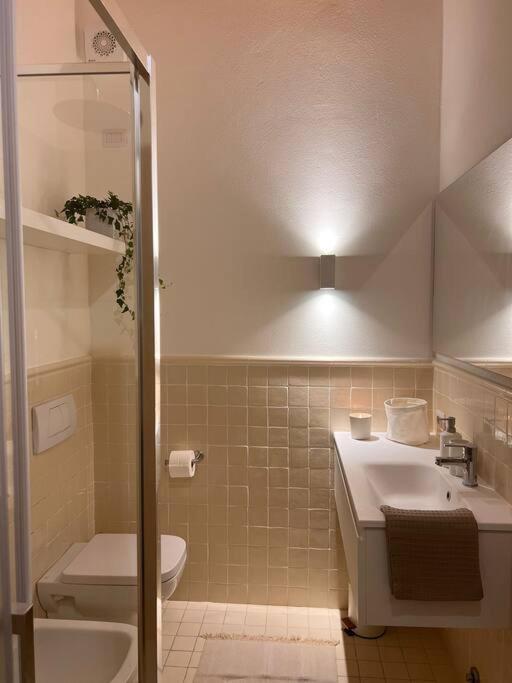 Il Bacio Apartment Комо Екстериор снимка